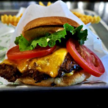 Shake Shack Chicago Athletic Association - Burger - Fast Food Near Me - Chicago, Illinois Shake Shack Chicago Athletic Association - Burger - Fast Food Near Me - Chicago, Illinois