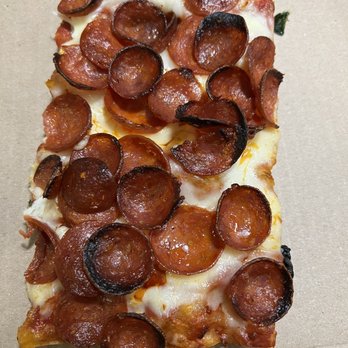Blozzom Pizza - PEPPERONI SLICE was so good! - Pizza Near Me - Miami Beach, Florida