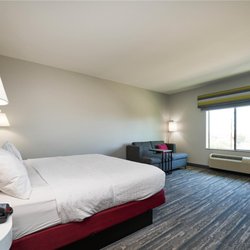 Hampton Inn & Suites Salinas - Guest room