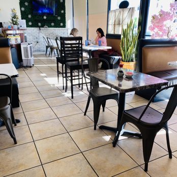 Phang Roy - Dining area - Thai Near Me - Azusa, California