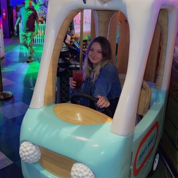 Holey Moley - Again another cute photo op and my yummy drink in hand! - Mini Golf Near Me - Santa Monica, California Holey Moley - Again another cute photo op and my yummy drink in hand! - Mini Golf Near Me - Santa Monica, California