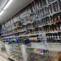 J'S Smoke Shop - Glass