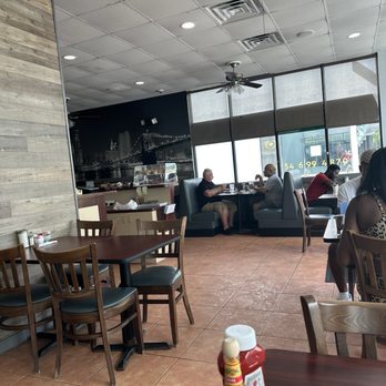 Toasted Cafe - Not a lot of ambiance here - New American Near Me - Margate, Florida
