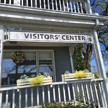 Long Grove Visitor's Center - Visitor Centers Near Me - Long Grove, Illinois