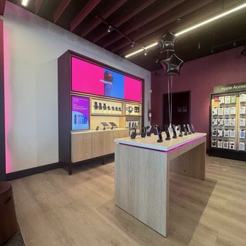 T-Mobile Experience Store - Mobile Phones Near Me - Rialto, California T-Mobile Experience Store - Mobile Phones Near Me - Rialto, California