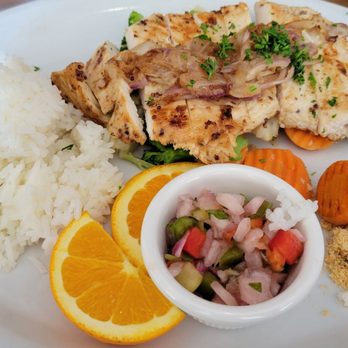 Paulista - Chicken and veggie dinner plate - Brazilian Near Me - Oakland, California Paulista - Chicken and veggie dinner plate - Brazilian Near Me - Oakland, California