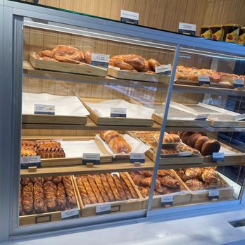 Paris Baguette - Lots of yummy baked goods. - Bakeries Near Me - Monrovia, California