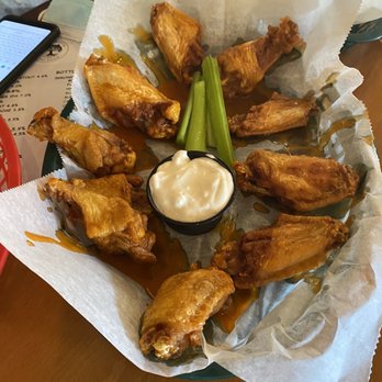 Finnerty's Tap Room - Chicken Wings - Burgers Near Me - Ellicottville, New York