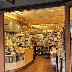 Rockridge Market Hall - Place to buy food and snacks