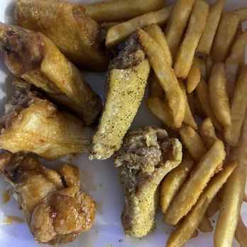 DC Wings and Cakes - Mango habanero and lemon pepper wings with crispy yet soft centered fries. - Chicken Wings Near Me - Oklahoma City, Oklahoma DC Wings and Cakes - Mango habanero and lemon pepper wings with crispy yet soft centered fries. - Chicken Wings Near Me - Oklahoma City, Oklahoma