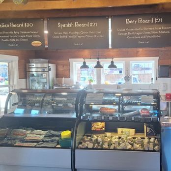 Crystal Springs Hideaway - Burgers Near Me - Fort Worth, Texas