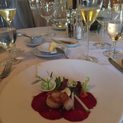Willie's Restaurante - Scallops with wasabi and red beets