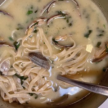 Paradiso Restaurant - Clam Linguini w/lotsa clams and sauce - Italian Near Me - San Leandro, California Paradiso Restaurant - Clam Linguini w/lotsa clams and sauce - Italian Near Me - San Leandro, California