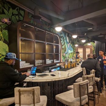 No 18 - Atlanta Buckhead - Bar. - Shared Office Spaces Near Me - Atlanta, Georgia