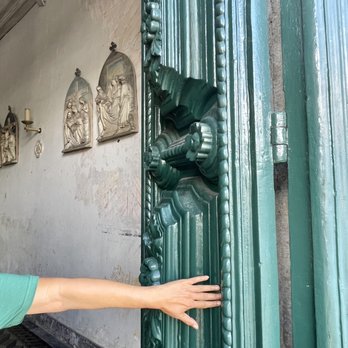 Mosteiro de São Bento - Bosses on the doors - Churches Near Me - Varadouro, Prince Edward Island