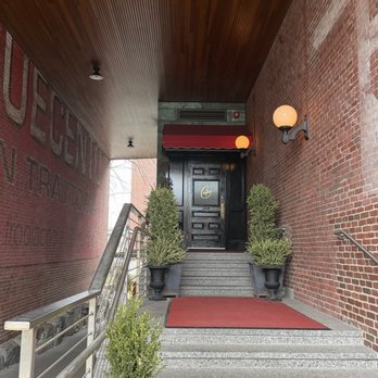Capri - Front door - Italian Near Me - Boston, Massachusetts