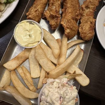 Helen Fitzgeralds - Fish and chips - American Near Me - Saint Louis, Missouri