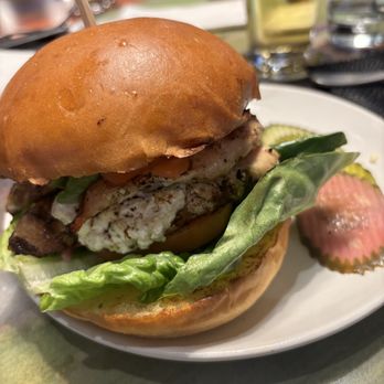 Muckleshoot Casino Resort - Market 253 Chicken burger - Resorts Near Me - Auburn, Washington