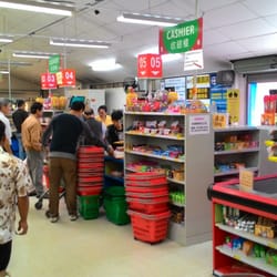 Tai Ping Super Store - Checkouts.