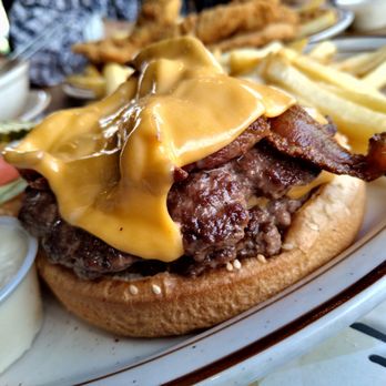Southgate Grill - American Near Me - Southgate, Michigan