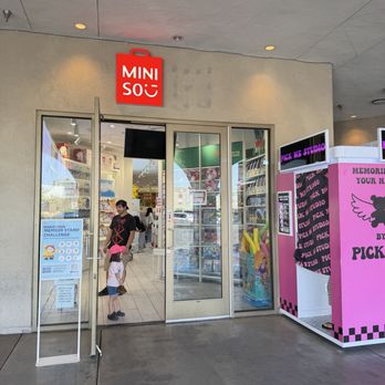 Miniso - Entrance - Department Stores Near Me - Las Vegas, Nevada Miniso - Entrance - Department Stores Near Me - Las Vegas, Nevada