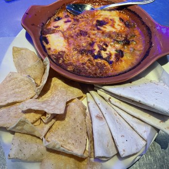 Yard House - Queso - New American Near Me - Orlando, Florida