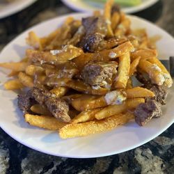 Stones Throw Tavern - Poutine