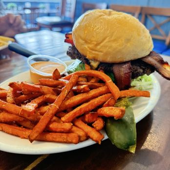 Summer House - Avo bacon burger - New American Near Me - Corona Del Mar, California Summer House - Avo bacon burger - New American Near Me - Corona Del Mar, California