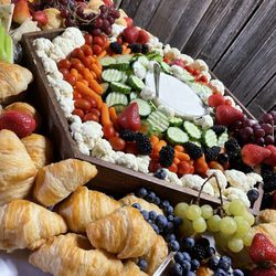 In Thyme Catering - Vegetable tray & fruit