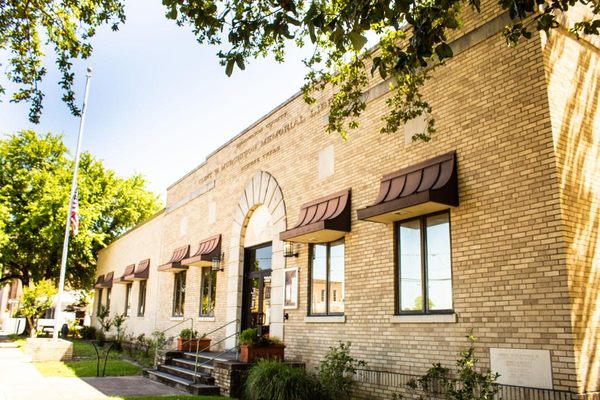 Henderson County Clint W Murchison Memorial Library