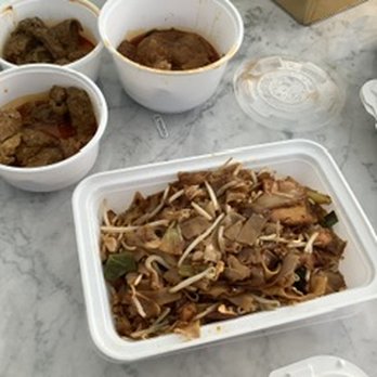 Ipoh Malay Cuisine - Fried rice noodles - Malaysian Near Me - Vancouver, British Columbia