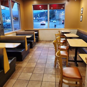 Dairy Queen Grill & Chill - Dining area - Fast Food Near Me - Salem, Virginia Dairy Queen Grill & Chill - Dining area - Fast Food Near Me - Salem, Virginia