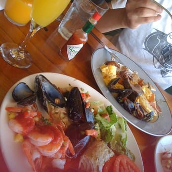 Duke's Malibu - brunch buffet with mimosa - New American Near Me - Malibu, California