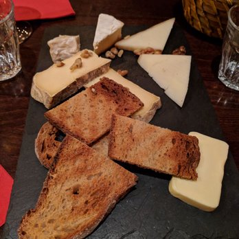 Le Bistrot des Colonnes - Cheese! - Bistros Near Me - Paris, 75 Le Bistrot des Colonnes - Cheese! - Bistros Near Me - Paris, 75