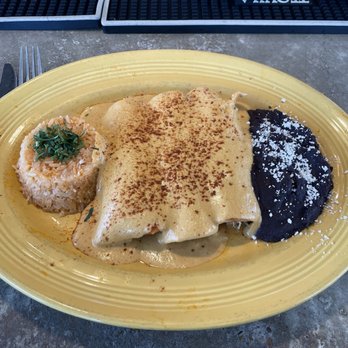 Vidorra - Sour Cream Chicken Enchiladas - Mexican Near Me - Dallas, Texas Vidorra - Sour Cream Chicken Enchiladas - Mexican Near Me - Dallas, Texas