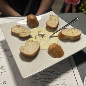 Chez Kenzo Bar & Grill - Garlic Bread with Mushroom Sauce - Japanese Near Me - Honolulu, Hawaii