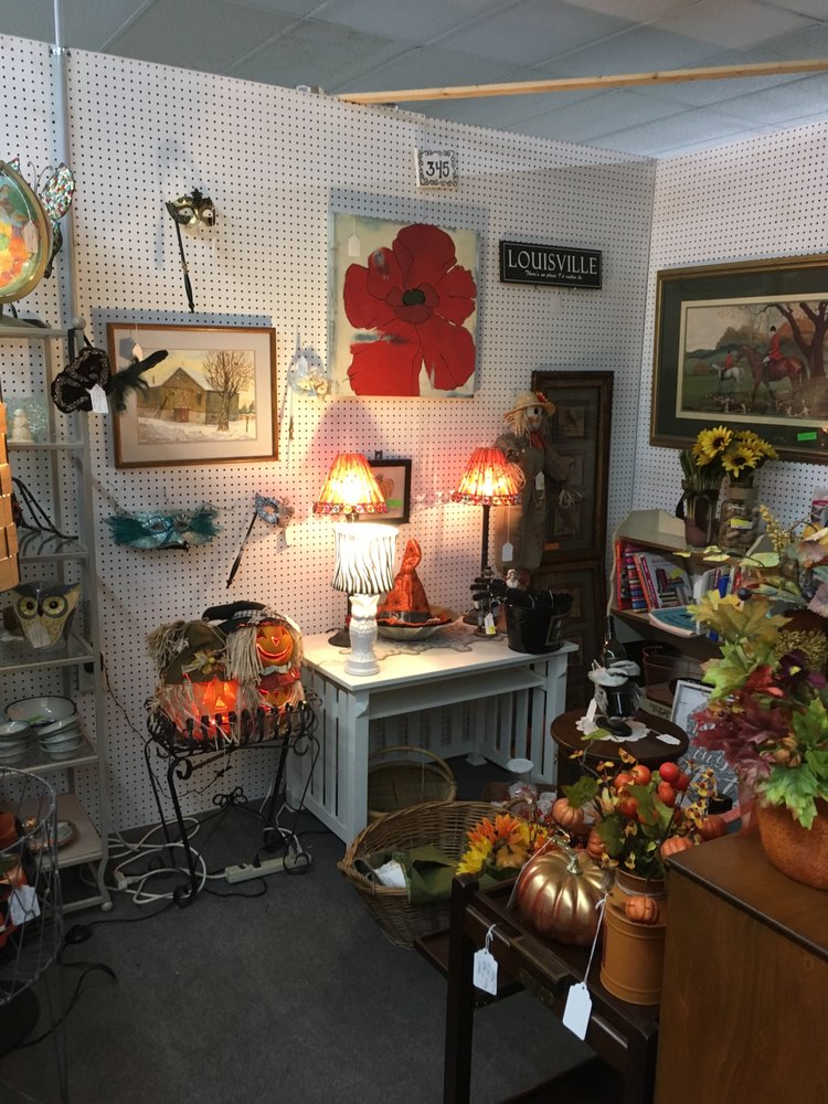 TRADER BAKERS FLEA MARKET 406 S 1st St, La Grange, Kentucky Flea