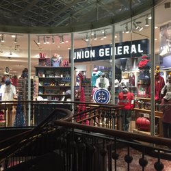 Union General - This Union Station store has great memorabilia and nice souvenirs . Some tacky ones too.