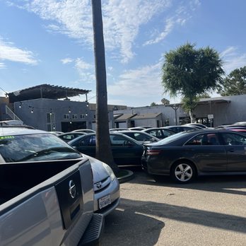 Inside Car Guys - Lot - Car Brokers Near Me - Thousand Oaks, California