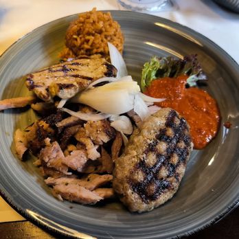 Bacchus - Nr. 22 auf der Mittagskarte : "Grillaki - 4 Jahreszeiten"
Suzuki, Gyros, Steak, Reis und Salat (separat) - Greek Near Me - Hemmingen, NI Bacchus - Nr. 22 auf der Mittagskarte : "Grillaki - 4 Jahreszeiten"
Suzuki, Gyros, Steak, Reis und Salat (separat) - Greek Near Me - Hemmingen, NI