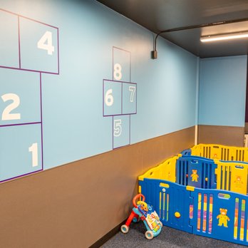 Crunch Fitness - Shaw - Kid's Crunch Babysitting - Gyms Near Me - Clovis, California
