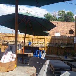 Proprietress - Beautiful patio!