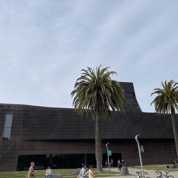 de Young Museum - Exterior of the de Young Museum in San Francisco. - Art Museums Near Me - San Francisco, California de Young Museum - Exterior of the de Young Museum in San Francisco. - Art Museums Near Me - San Francisco, California