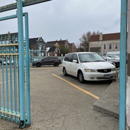 Parking, Muy bien!! Parking, Muy bien!!