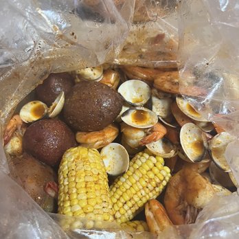 Crafty Crab - 1 lb. Clams, 1 lb. Headless Shrimp, 3 Potatoes and 3 Corn on the Cob - Seafood Near Me - Orlando, Florida