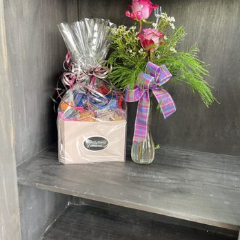 Friendly Florist - Snack Pack and Double Rose Vase - Florists Near Me - Maben, Mississippi