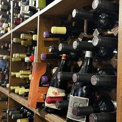 Restaurante 'O Toino Moleiro'', Assados na Brasa, Sociedade