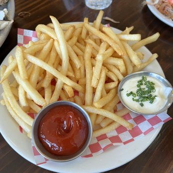 Found Oyster - Plate of Frites ($8) - Seafood Near Me - Los Angeles, California