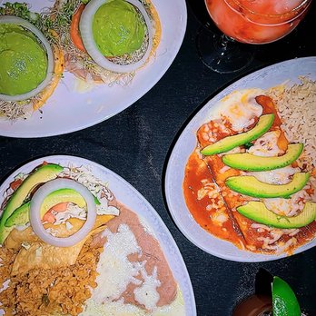 Vivo - Chipotle Enchiladas and Chalupa Compuesta - Two and Puffy Taco Plate - Tex-Mex Near Me - Austin, Texas