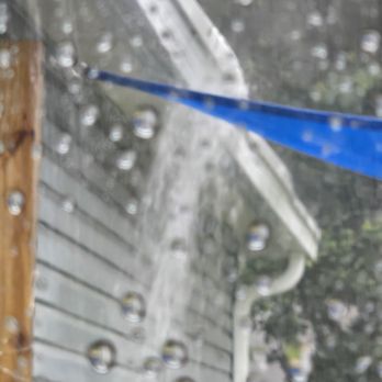 AF Aluminum - Bent Gutter Water spouting through aluminum - Gutter Services Near Me - Apopka, Florida AF Aluminum - Bent Gutter Water spouting through aluminum - Gutter Services Near Me - Apopka, Florida
